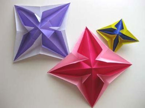 Simple three-dimensional origami star tutorial with complete illustrations of star origami