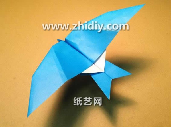 Origami Encyclopedia teaches you how to make handmade origami swallow video tutorials