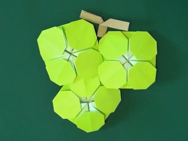 Origami Encyclopedia: Origami Video Tutorial for Handmade Origami Grapes