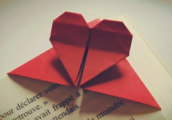 Simple Origami Encyclopedia teaches you handmade origami heart bookmark video tutorial