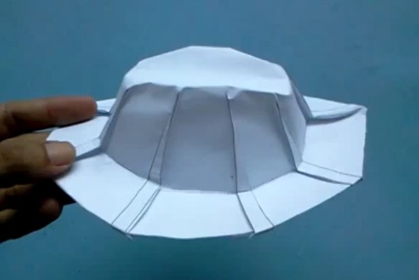 Origami Encyclopedia teaches you step by step how to make origami hats