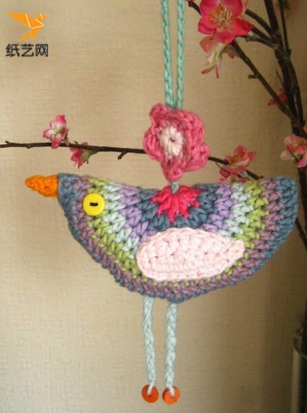 Illustrated tutorial on making handmade crochet cute bird hanging ornaments