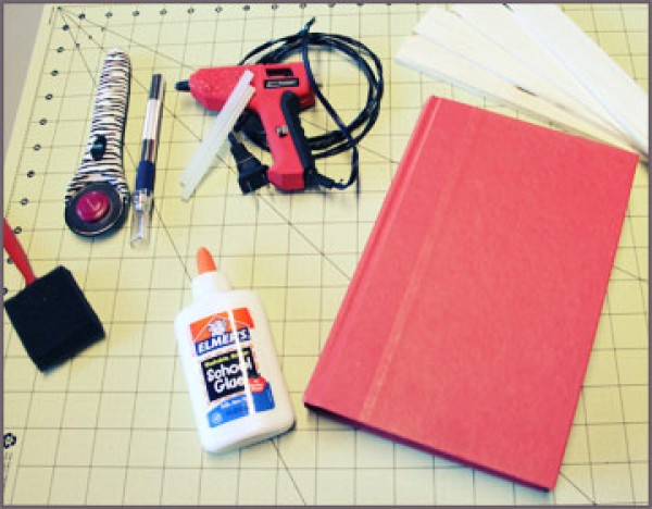 Paper craft DIY tools—white glue, white latex, handmade glue, handmade white glue