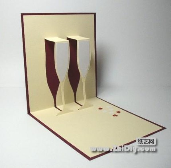 Appreciation of simple three-dimensional cards