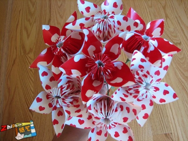 Appreciation of exquisite origami bouquets