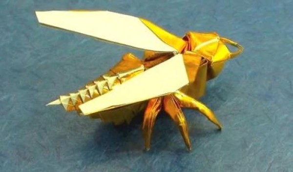 Wasp origami tutorial—J. Anibal Voyer