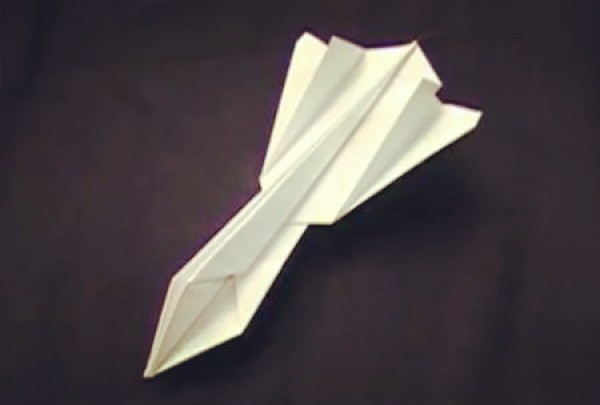 How to fold paper airplanes: SR-71 BlackBird origami airplane video tutorial