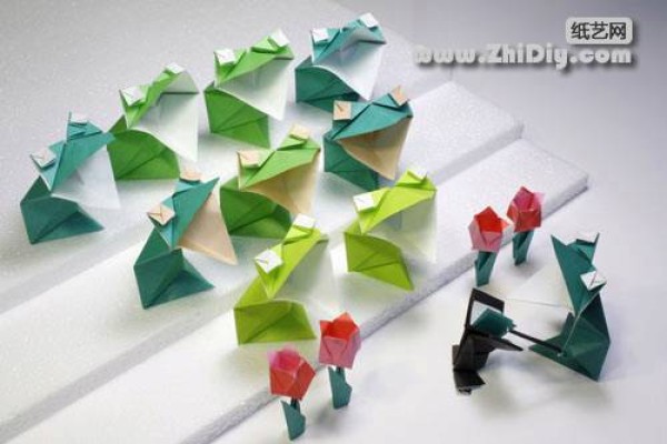 Singing origami frog tutorial