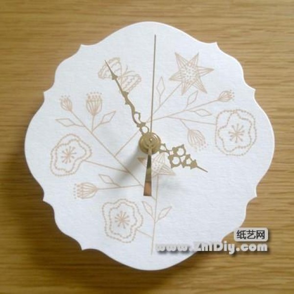 Simplicity of paper art clocks