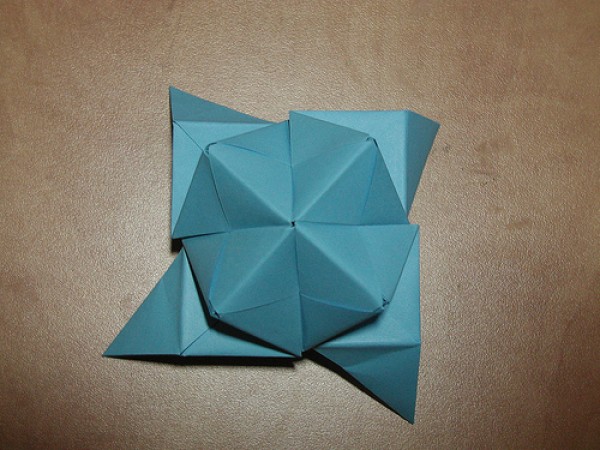 Regular Papercraft: Modular Origami