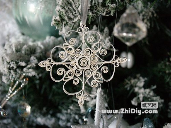 Paper snowflake tutorial [actual picture]