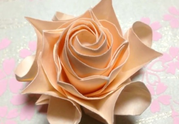 A complete collection of origami rose folding techniques - Video tutorial on hand origami of rotating three-dimensional origami roses