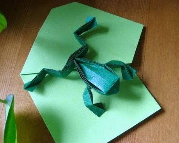 Origami frog video tutorial