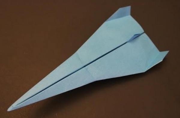 Video tutorial on how to fold the classic origami fighter plane origami plane