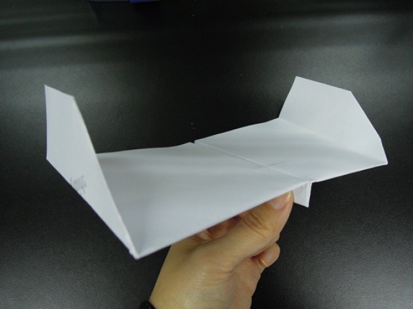 How to fold paper airplanes - Wingspanner origami glider origami tutorial