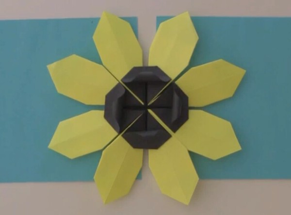 Origami Flower Encyclopedia teaches you how to fold sunflowers, a simple handmade origami flower making tutorial