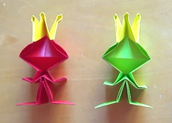 A complete tutorial on origami the Frog Prince A complete tutorial on how to make cartoon origami small animals