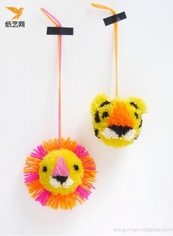 Illustrated tutorial on how to make a warm and cute little lion wool ball by hand knitting