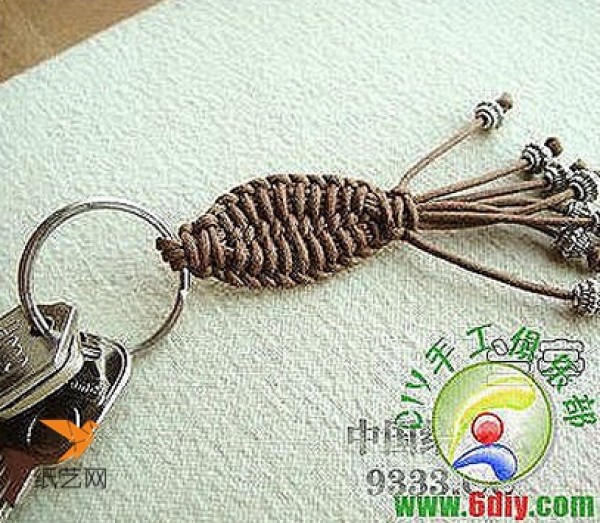 How to weave a key chain? Illustrated tutorial on how to make a hand-knitted cute fish key chain