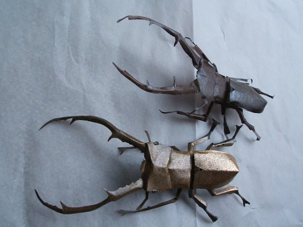 Papercraft insects! Difficult to tell true from false