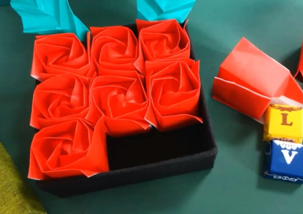 Origami rose simple folding method gift box origami rose handmade origami video tutorial