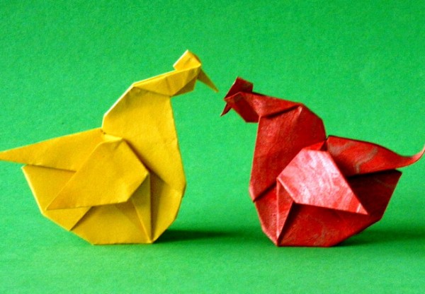 Origami Encyclopedia teaches you how to fold an origami rooster