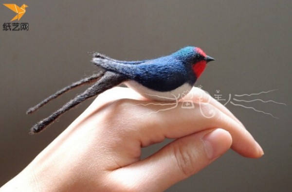 Illustrated tutorial on how to make the little swallow that flies back with wool felt.