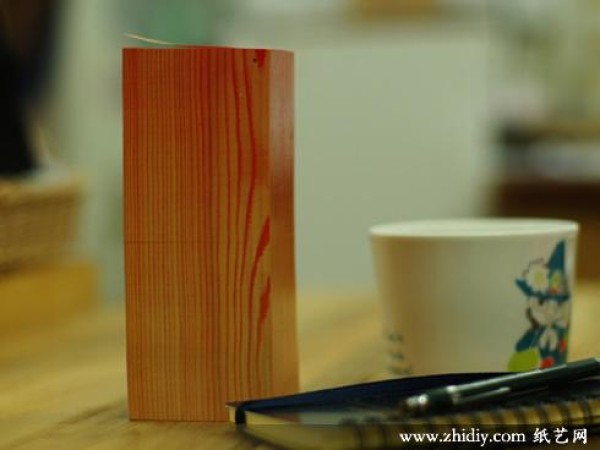 Creative “wooden” sticky notes