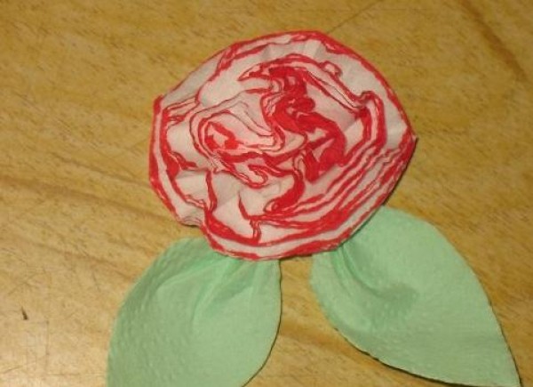 Tutorial on handmade carnations for Women’s Day gifts