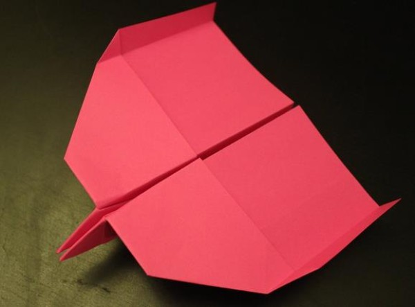 Handmade origami video tutorial for King of the Air origami glider