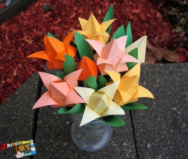 Appreciation of simple origami flowers