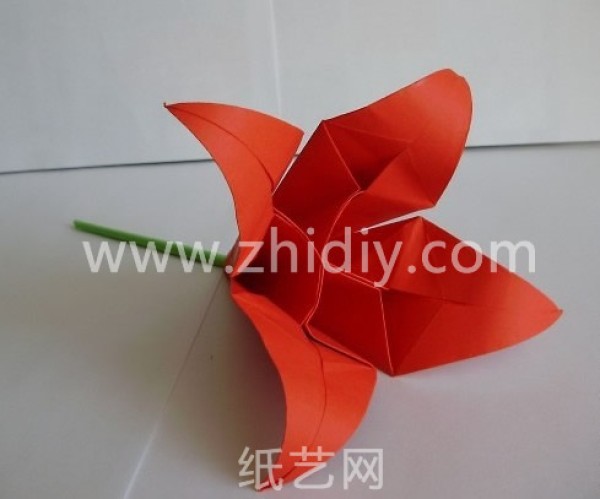 Simple origami flower making tutorial (detailed steps)