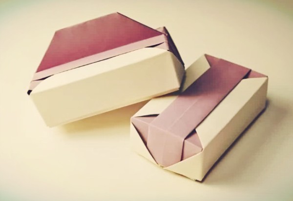 Origami Box Encyclopedia teaches you how to fold cute handmade origami decorative gift boxes.