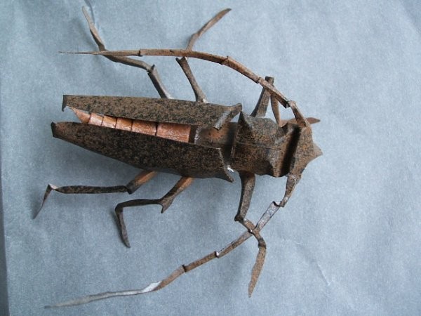 Papercraft insects! Difficult to tell true from false