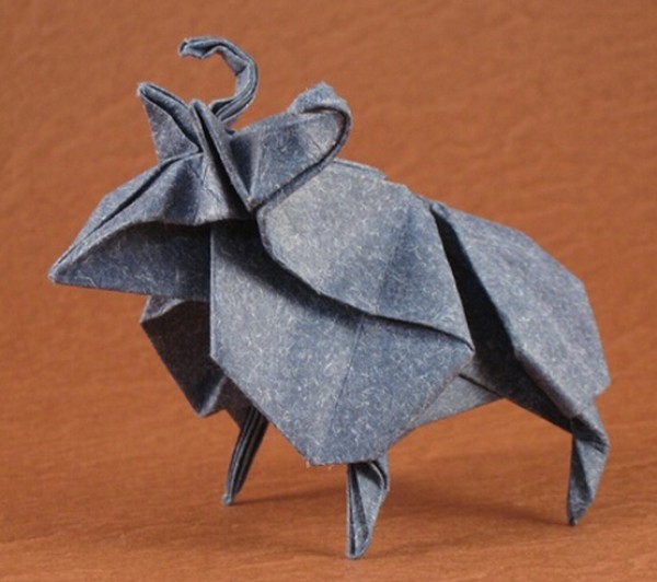 Origami tutorial for the New Year of the Sheep origami sheep