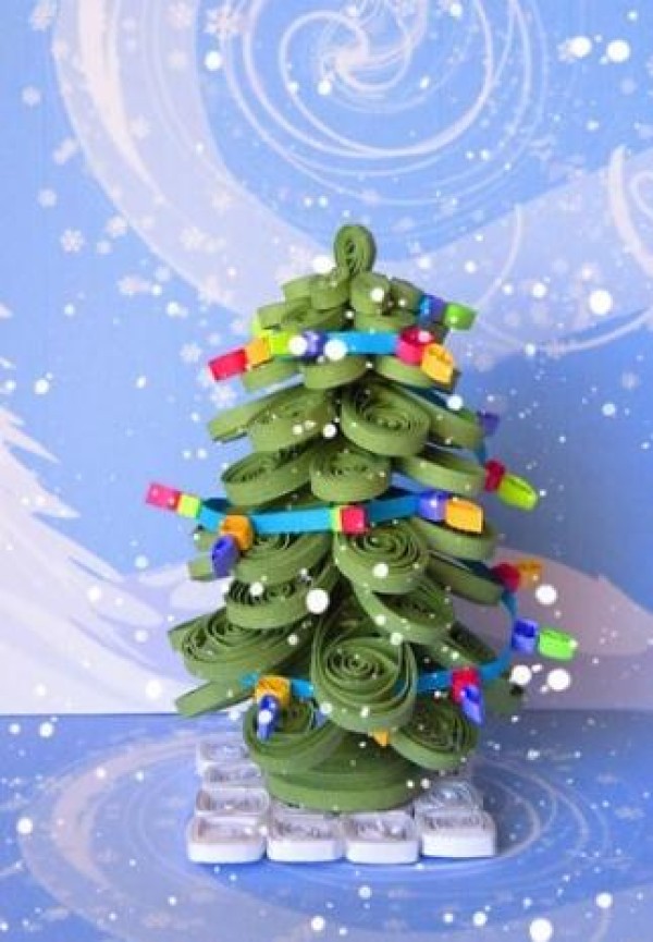 Tutorial on making paper quilled Christmas trees