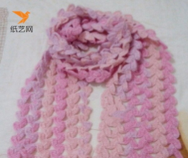 DIY winter clover scarf hand knitting tutorial illustration