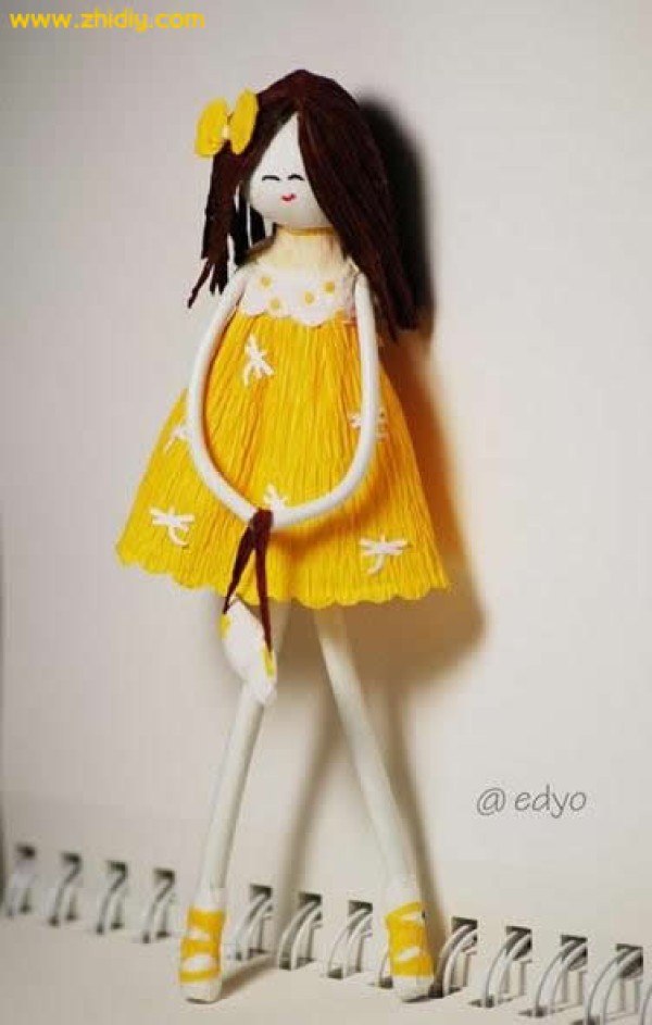 Papercraft dolls by EdYodeco