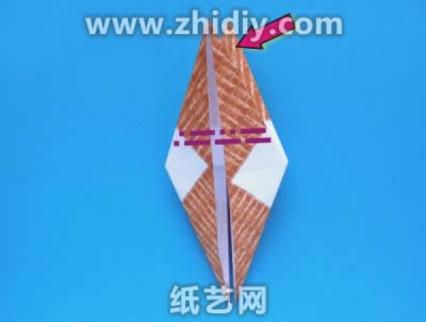 Illustrated tutorial on origami ice cream cone