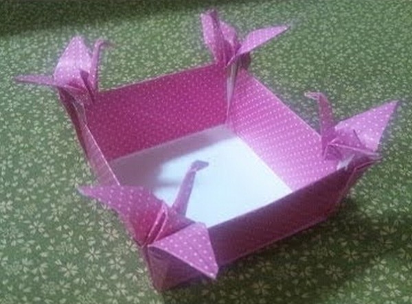 Origami crane box video tutorial teaches you how to make a four-corner origami crane storage box