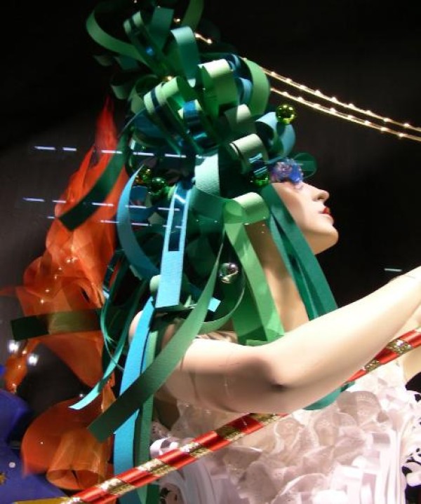 Appreciation of Korean paper art costumes