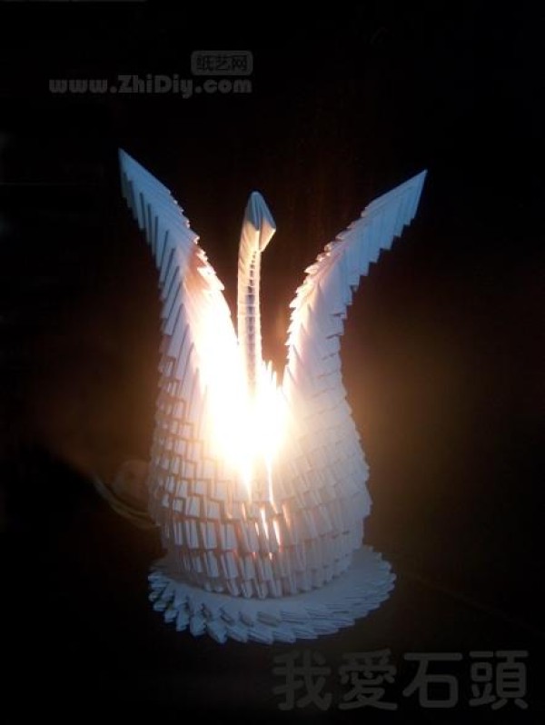 I love stone’s gorgeous 3D origami swan