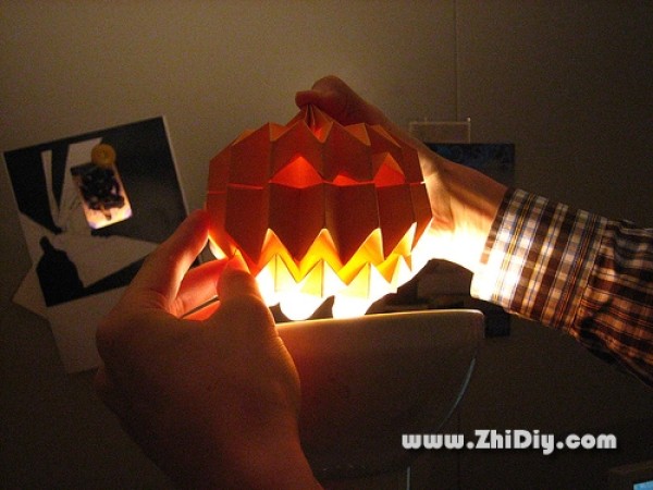 Halloween paper crafts, Halloween pumpkin lanterns