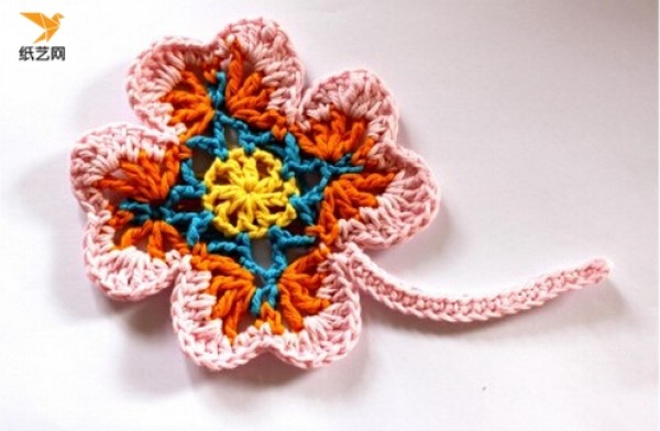 How to weave a four-leaf clover? Handmade crochet four-leaf clover making tutorial illustration