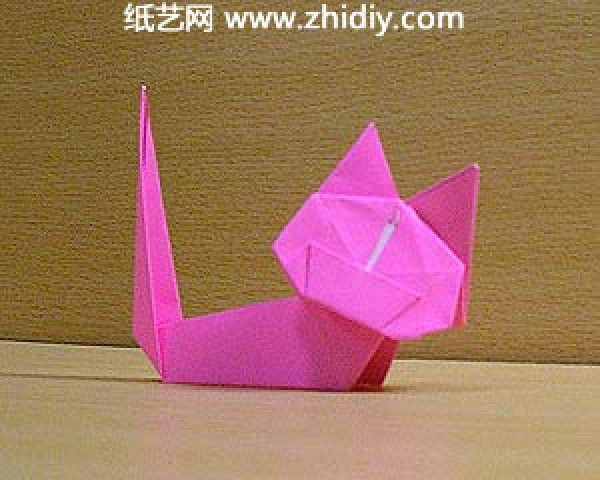 Origami tutorial for turning head cat