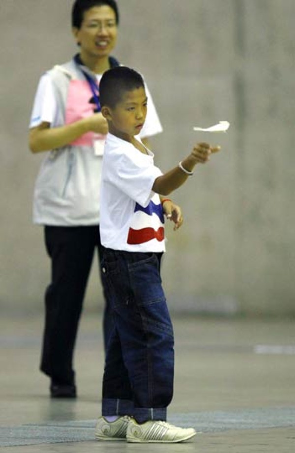 Japan holds origami airplane competition