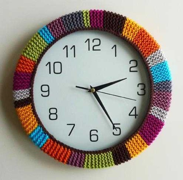 Handmade crochet stick knitting fresh and elegant clock decoration cover