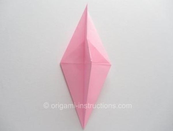 Simple rotating rose origami folding method and illustrated tutorial