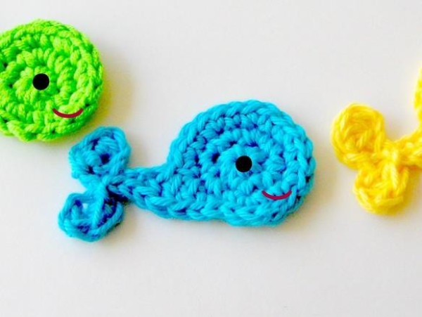 Crochet handmade tutorial teaches you how to knit a small whale