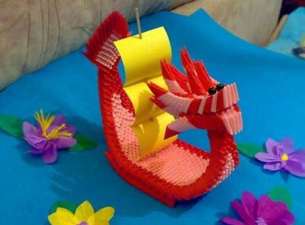 Origami triangle dragon boat making tutorial